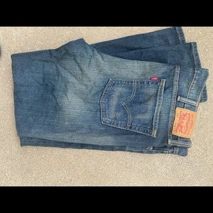 Mens Levi’s 510 distressed jeans size 38x32